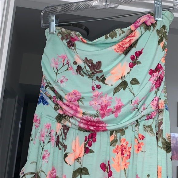 Strapless Floral Dress with pockets! - Picture 2 of 3